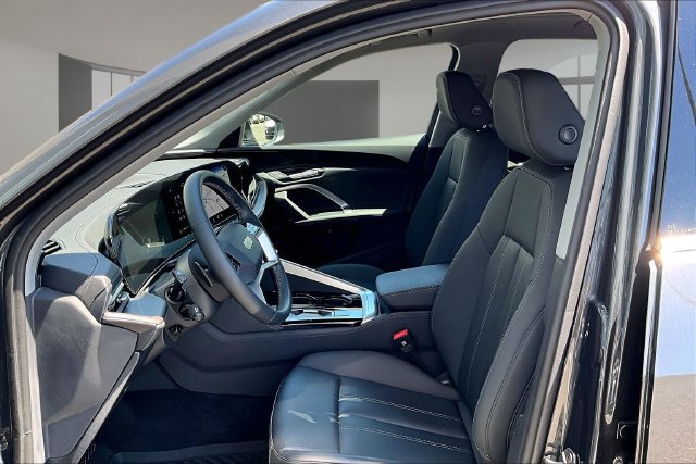 Used 2025 Audi Q5 Premium w/ Convenience Package AWD/4WD image 21