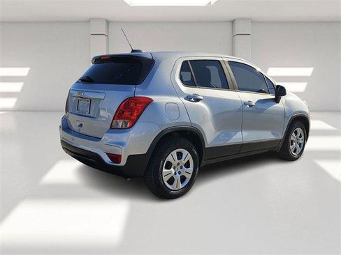 Used 2018 Chevrolet Trax LS image 5