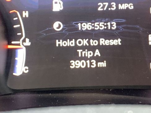 Used 2025 Jeep Compass Limited image 9