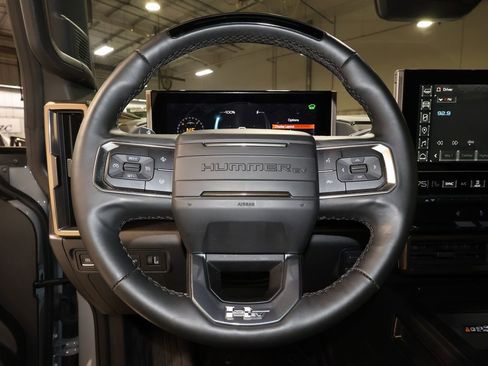 Certified 2025 GMC Hummer EV 2X image 10