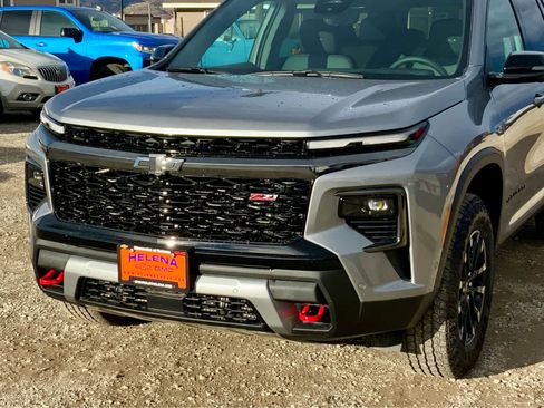 New 2026 Chevrolet Traverse Z71 w/ Enhanced Driving Package image 9