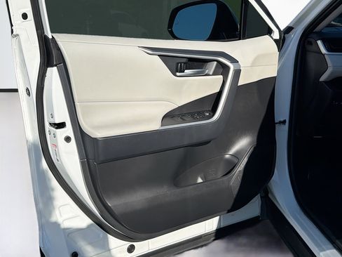 Used 2024 Toyota RAV4 XLE Premium image 21