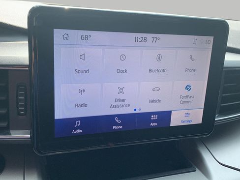Used 2024 Ford Explorer XLT w/ Equipment Group 202A AWD/4WD image 18