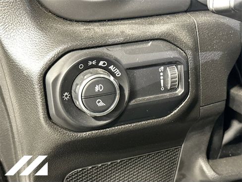 Used 2023 Jeep Gladiator Sport image 9