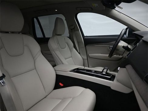 Used 2024 Volvo XC90 B6 Plus w/ Protection Package Premier image 35