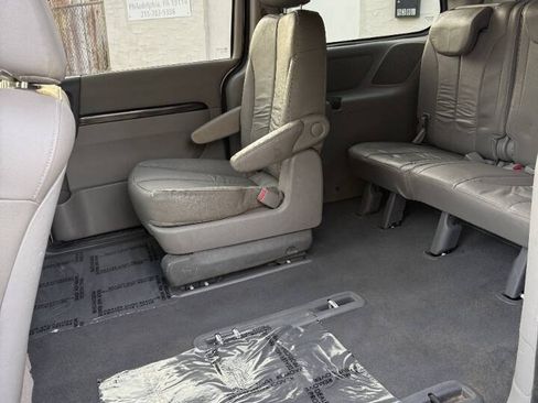 Used 2014 Kia Sedona EX w/ Luxury Package FWD image 13
