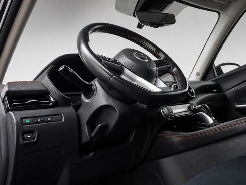 Used 2020 Nissan Sentra SR w/ Electronics Package FWD image 27