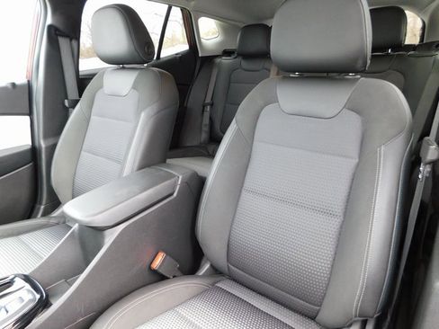 Used 2025 Chevrolet Trax LT image 14