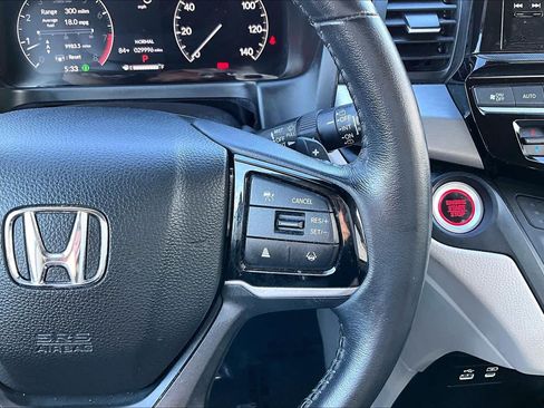 Used 2025 Honda Odyssey EX-L image 25