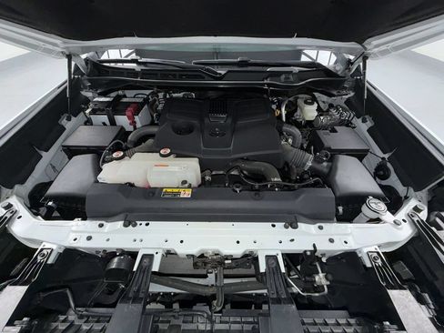 Certified 2022 Toyota Tundra SR5 w/ SR5 Convenience Package AWD/4WD image 14