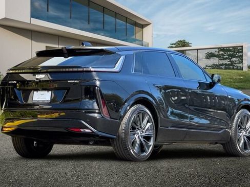 Certified 2024 Cadillac Lyriq Sport AWD/4WD image 4