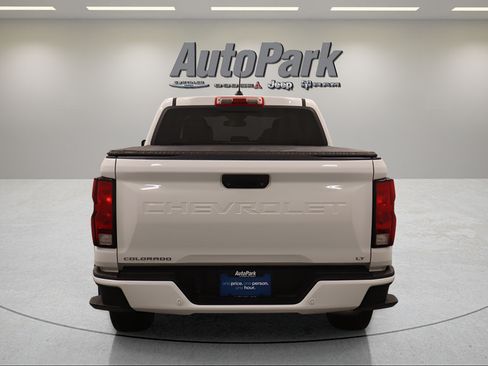 Used 2023 Chevrolet Colorado LT w/ LT Convenience Package II AWD/4WD image 8
