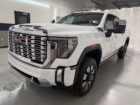 New 2026 GMC Sierra 2500 Denali w/ Denali Reserve Package AWD/4WD image 38