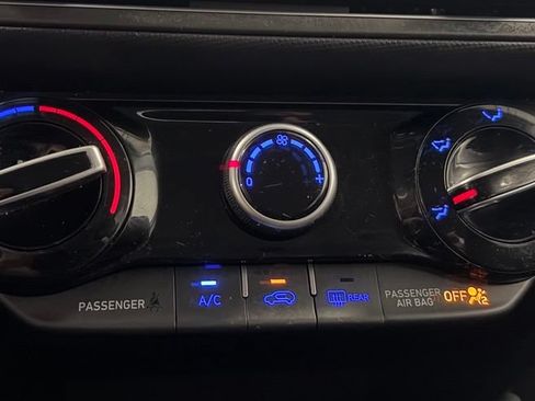 Used 2023 Hyundai Kona SEL AWD/4WD image 19