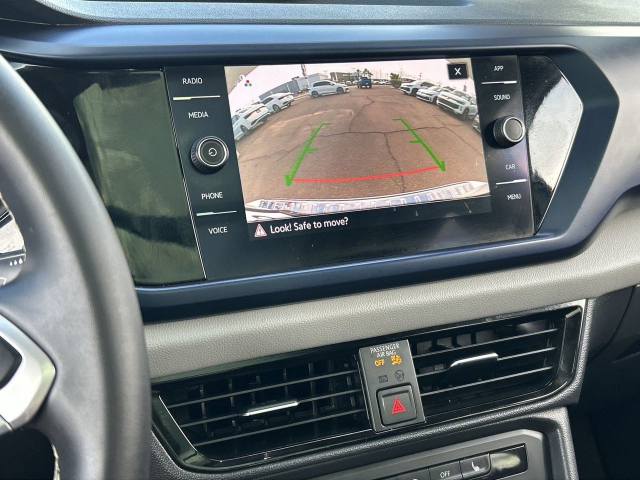 Used 2022 Volkswagen Taos SE w/ Panoramic Sunroof Package FWD image 24