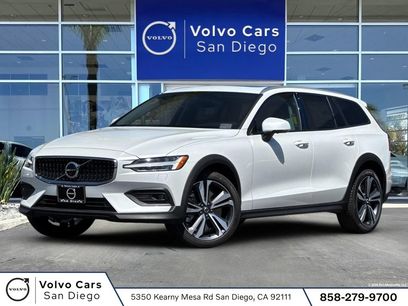 New 2026 Volvo V60 B5 Cross Country Plus w/ Protection Package Premier