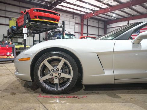 Used 2007 Chevrolet Corvette Convertible w/ Preferred Equipment Group image 3