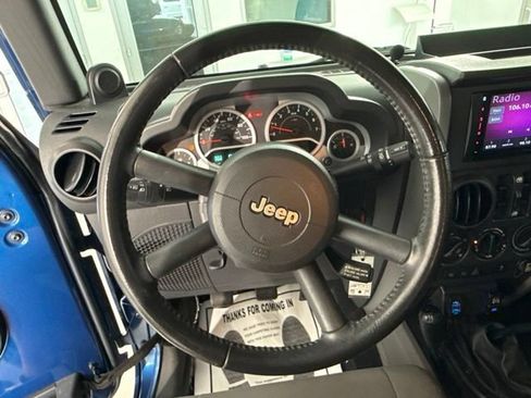 Used 2010 Jeep Wrangler Unlimited Rubicon AWD/4WD image 21