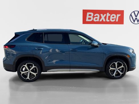 New 2025 Volkswagen Tiguan SE image 10