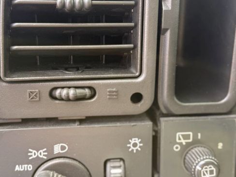 Used 2005 Cadillac Escalade 2WD image 12