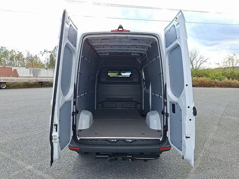 Used 2026 Mercedes-Benz Sprinter 2500 image 10