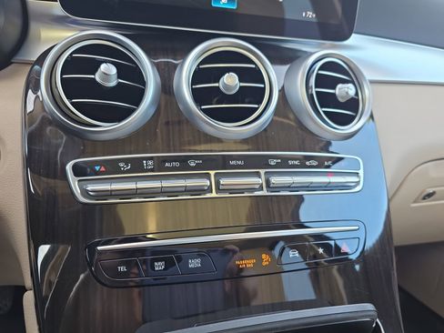 Used 2022 Mercedes-Benz GLC 300 image 24