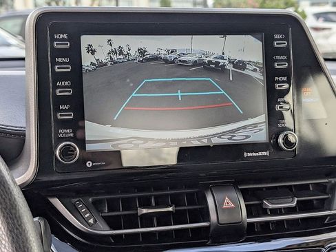 Used 2020 Toyota C-HR LE image 31