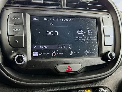 Used 2025 Kia Soul LX w/ LX Technology Package FWD image 21