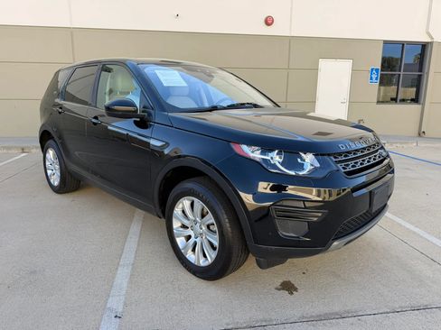 Used 2017 Land Rover Discovery Sport SE AWD/4WD image 3