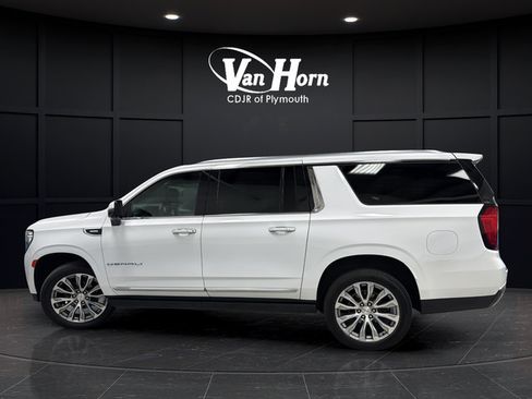 Used 2023 GMC Yukon XL Denali AWD/4WD image 4