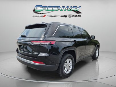 Used 2022 Jeep Grand Cherokee Laredo w/ Luxury Tech Group I