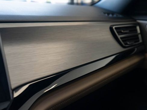 Used 2024 Volkswagen Atlas Cross Sport SE image 27