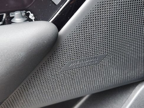 Certified 2026 Land Rover Range Rover Velar Dynamic SE image 25