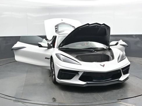 Used 2023 Chevrolet Corvette Stingray Premium Cpe w/ Z51 Performance Package RWD image 43