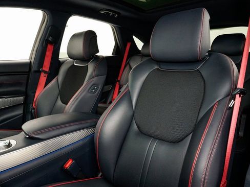 Used 2024 Genesis GV70 3.5T Sport image 9