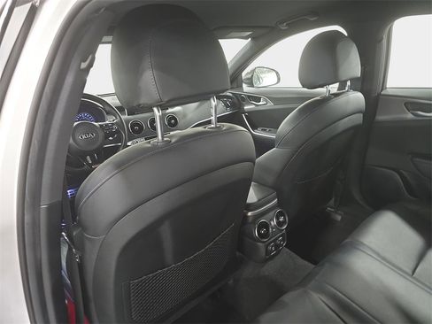 Used 2020 Kia Stinger GT image 13