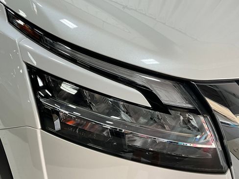 Used 2024 Nissan Pathfinder Platinum w/ Cargo Package image 25