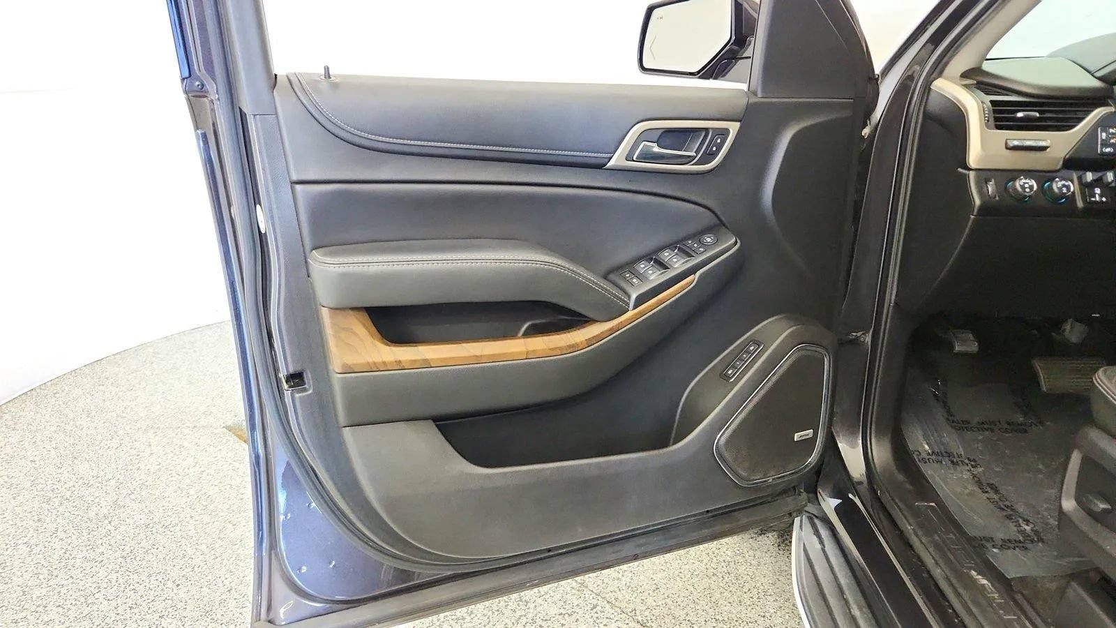 Used 2018 GMC Yukon Denali AWD/4WD image 28