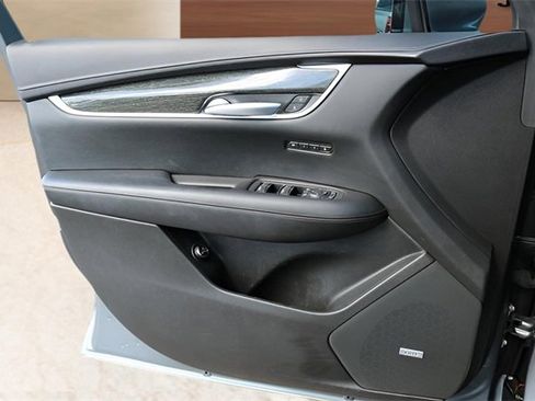 Used 2021 Cadillac XT5 Premium Luxury image 13