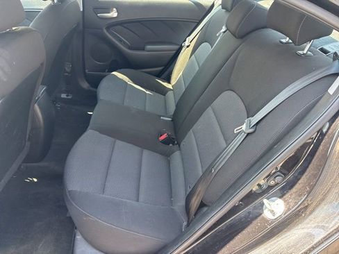 Used 2017 Kia Forte LX FWD image 10