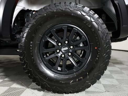 Used 2025 Ford F150 Raptor image 47