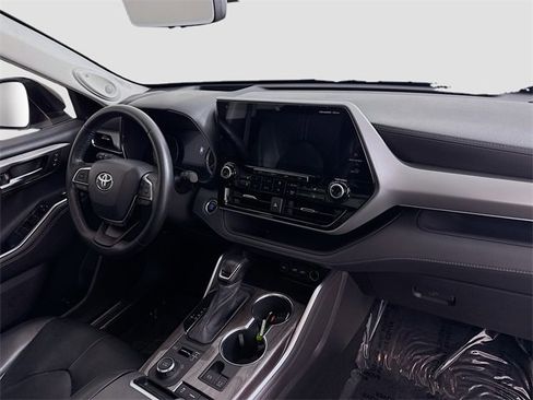 Used 2021 Toyota Highlander Platinum image 31