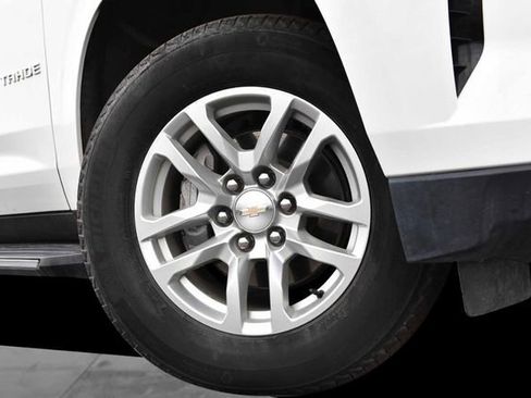 Used 2024 Chevrolet Tahoe LT image 3