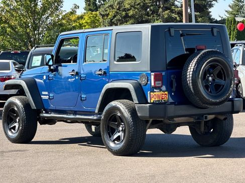 Used 2010 Jeep Wrangler Unlimited Sport w/ Trailer Tow Group AWD/4WD image 6
