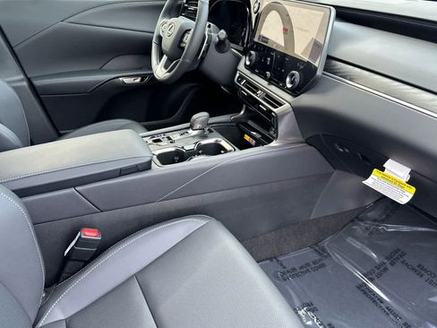 New 2026 Lexus RX 350h AWD/4WD image 17