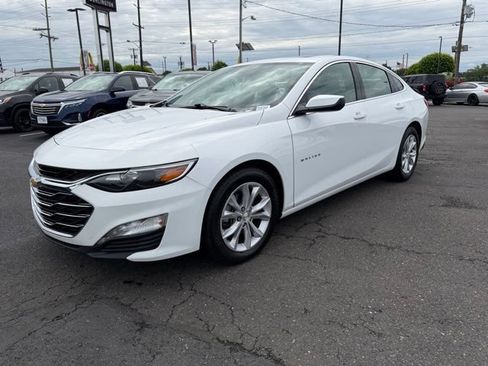 Used 2024 Chevrolet Malibu LT FWD image 3