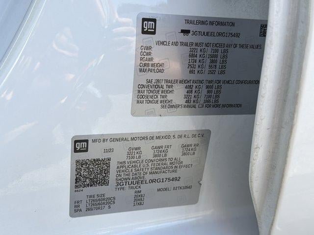 Used 2024 GMC Sierra 1500 AT4 w/ Technology Package AWD/4WD image 10