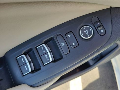 Used 2018 Honda Accord LX image 18