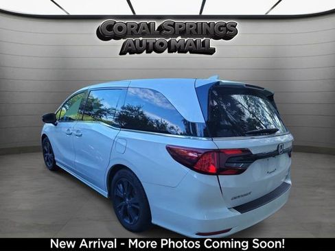 Used 2024 Honda Odyssey Sport image 3