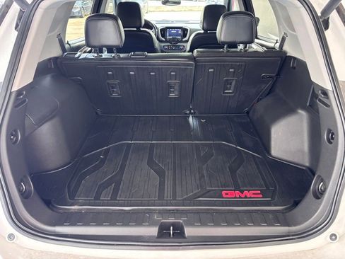 Used 2022 GMC Terrain SLT w/ LPO, Floor Liner Package FWD image 12